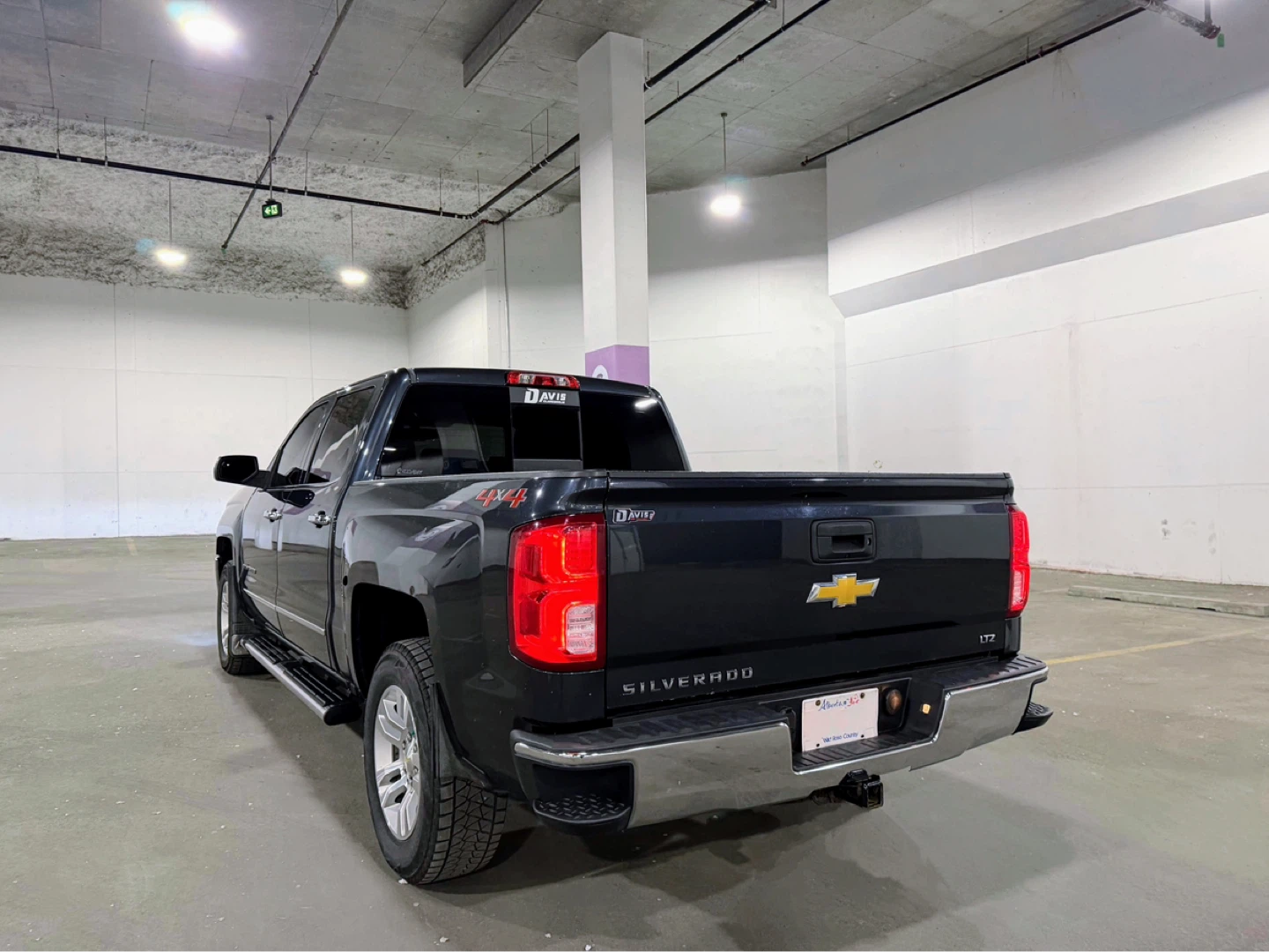 2018 Chevrolet Silverado LTZ Crew Cab 4X4 - photo 5