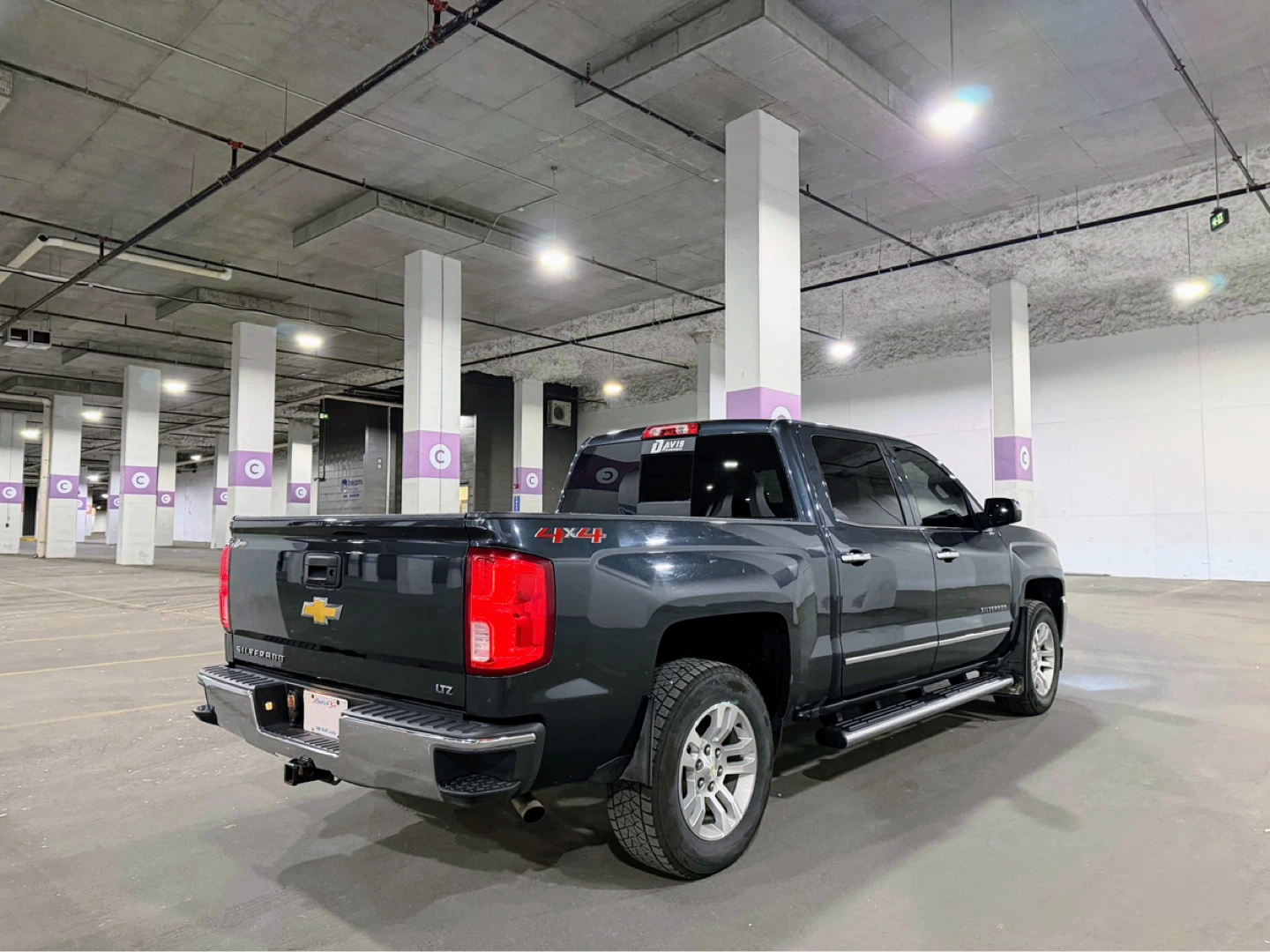 2018 Chevrolet Silverado LTZ Crew Cab 4X4 - photo 4