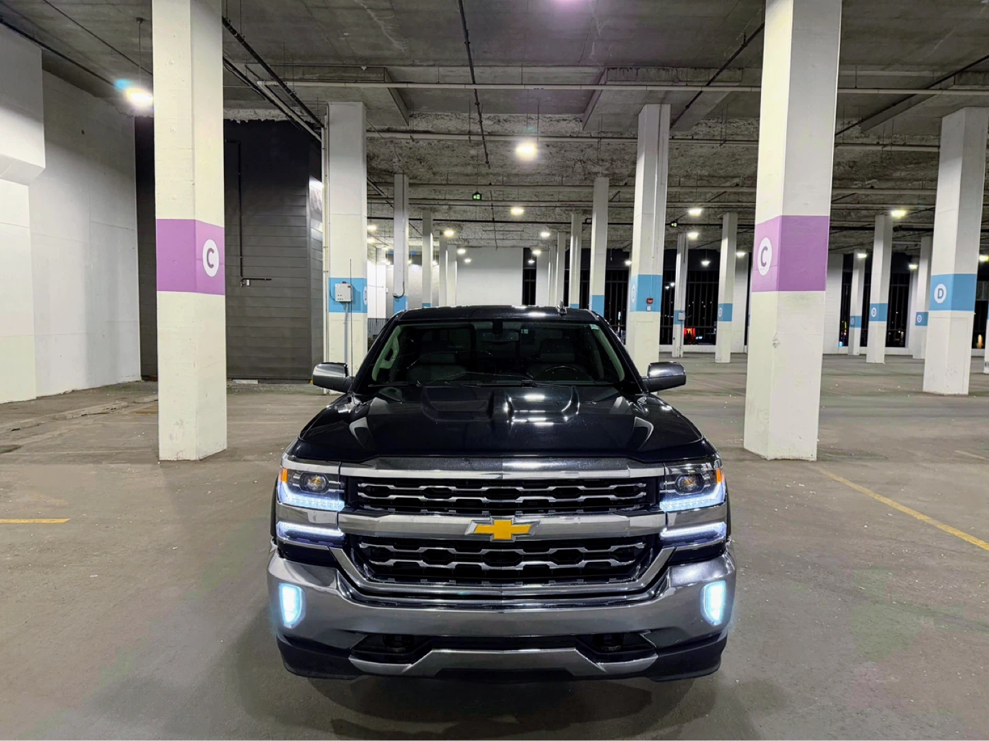 2018 Chevrolet Silverado LTZ Crew Cab 4X4 - photo 2