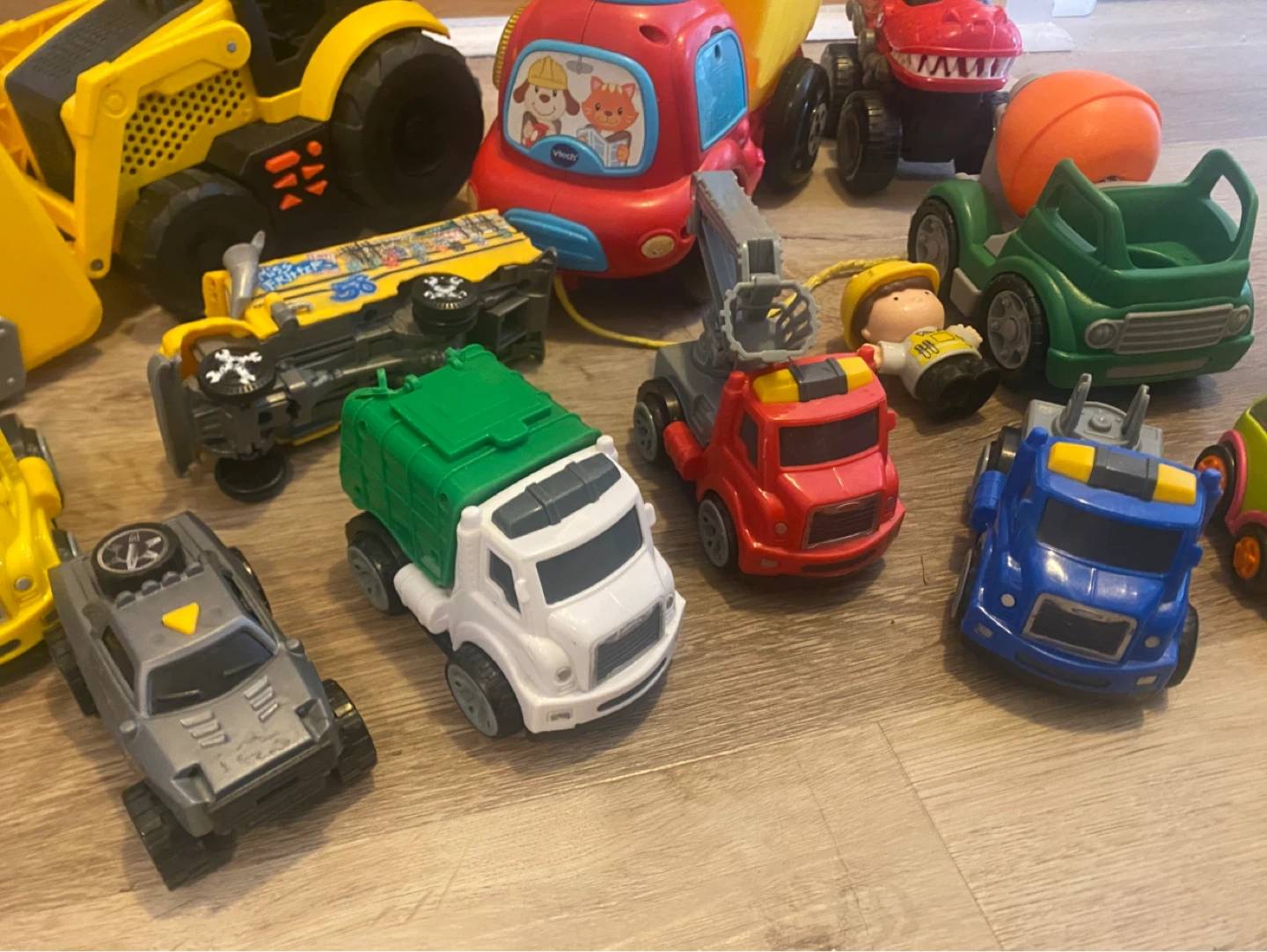 Toy trucks lot - photo 2