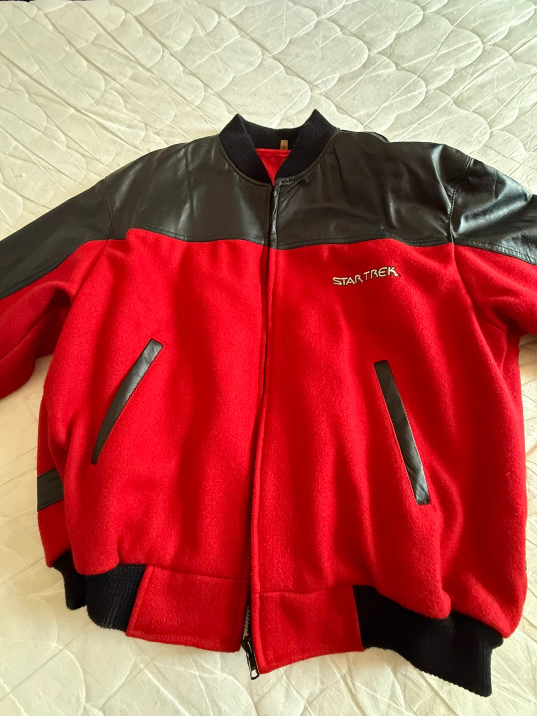 Star Trek Voyager Bomber Jacket - photo 2