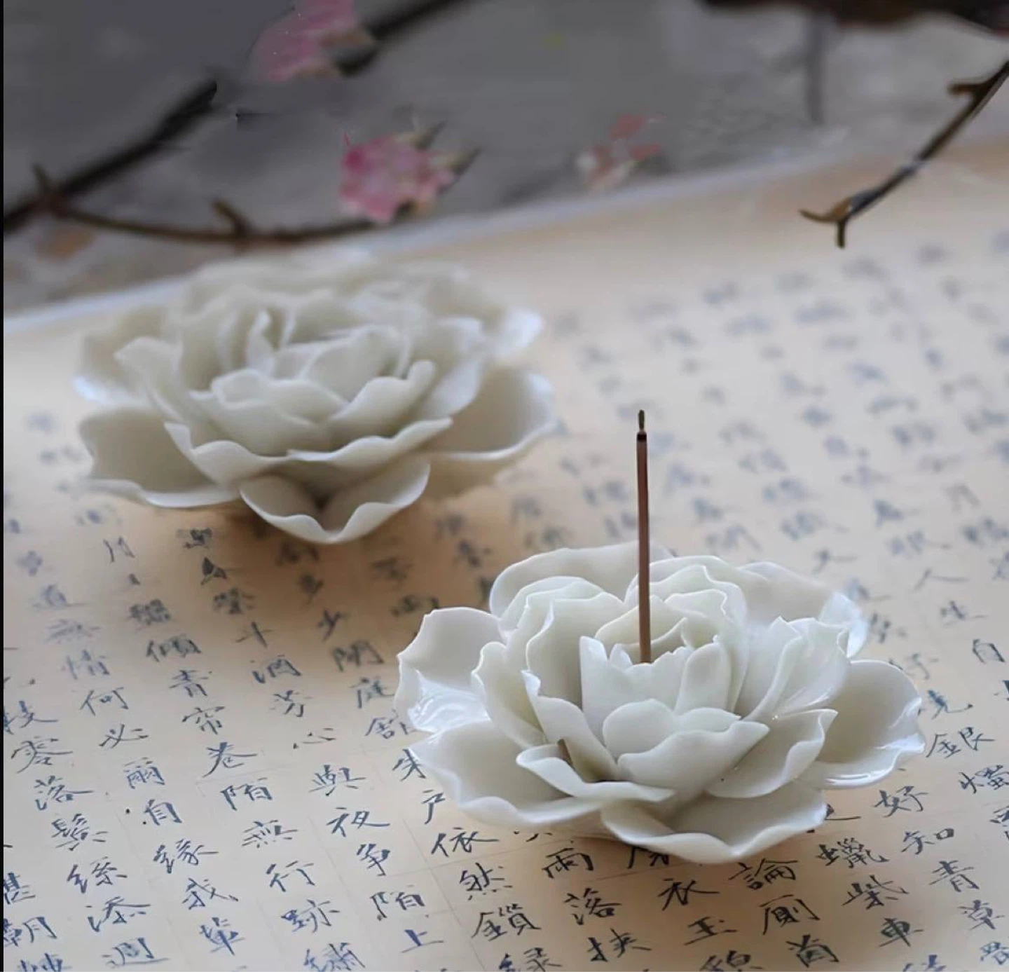 Mini white lotus incense holder - photo 5