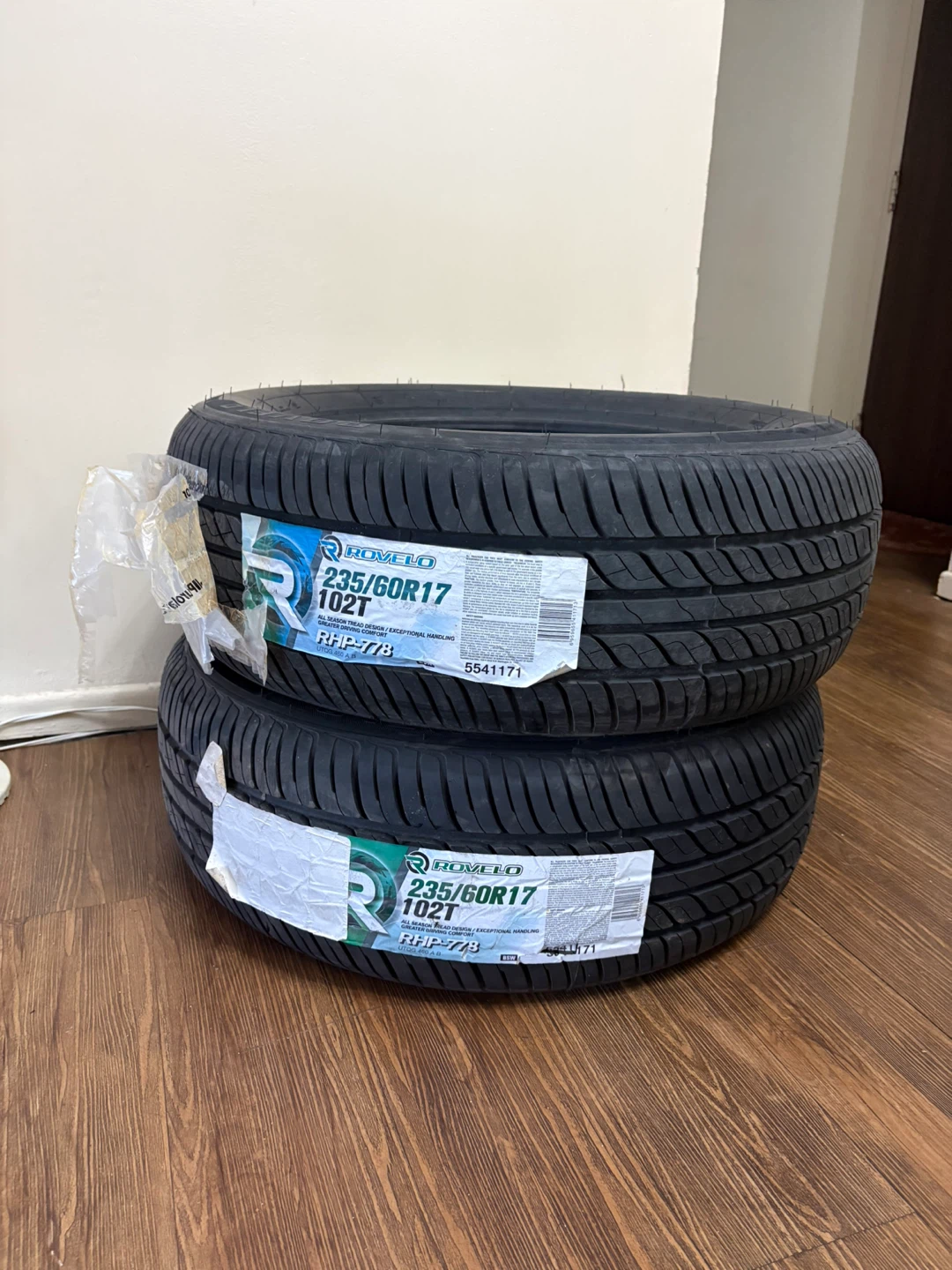 ROVELO 235/60R17 Tires - Set of 2 - photo 3