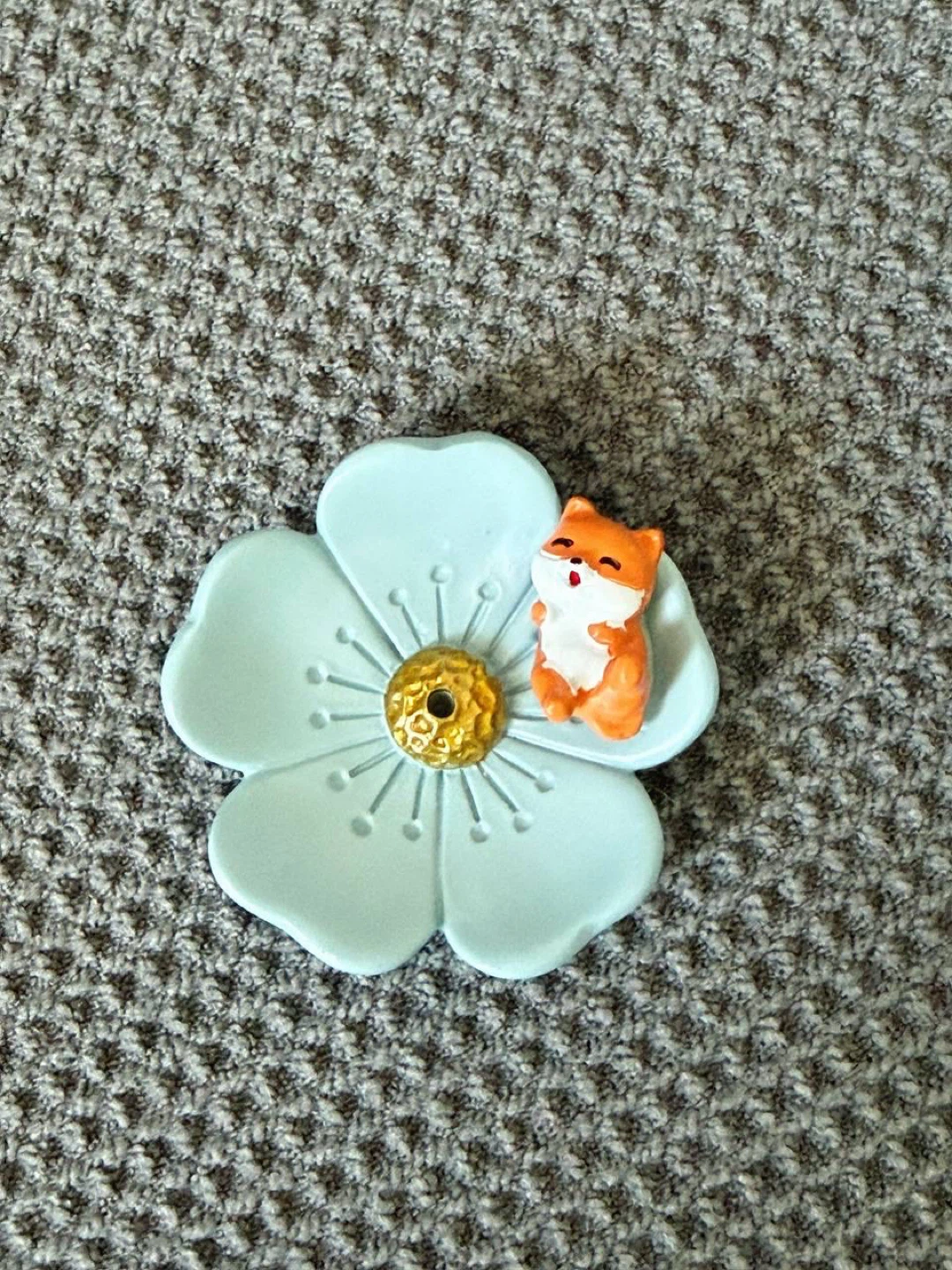 Cute Cat on Flower Incense Holder - photo 5