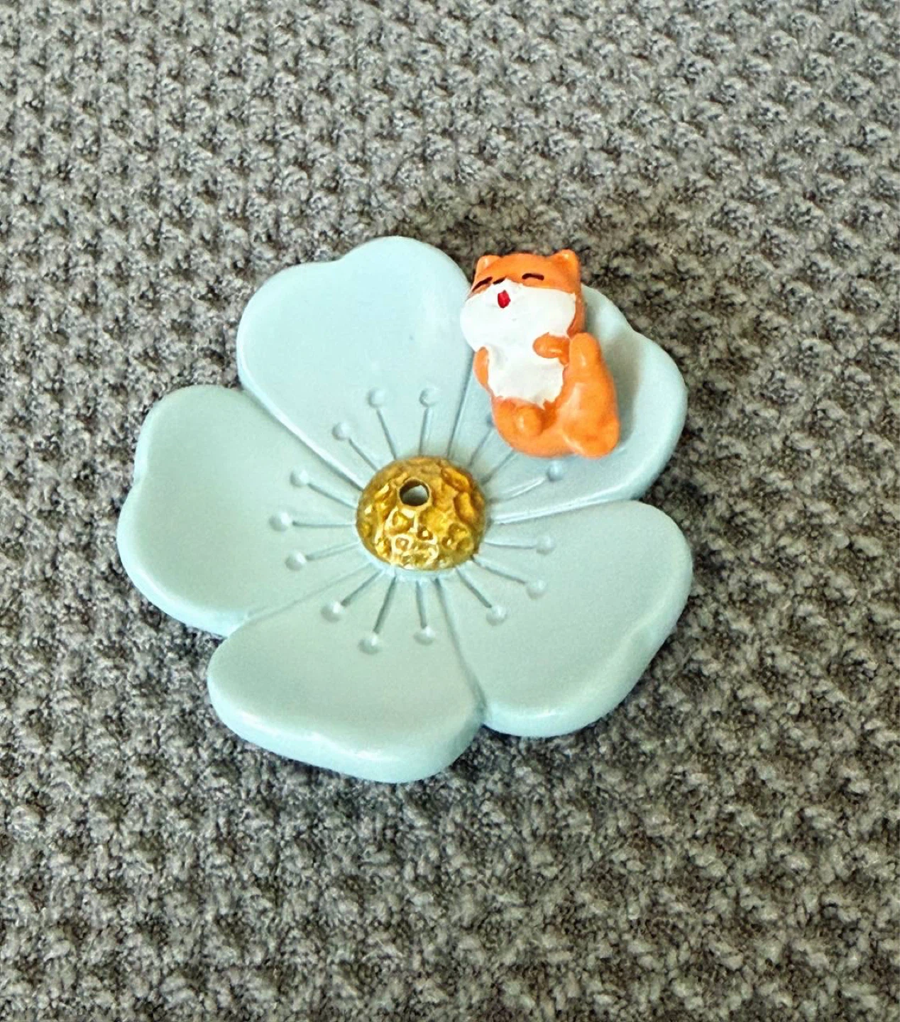 Cute Cat on Flower Incense Holder - photo 3