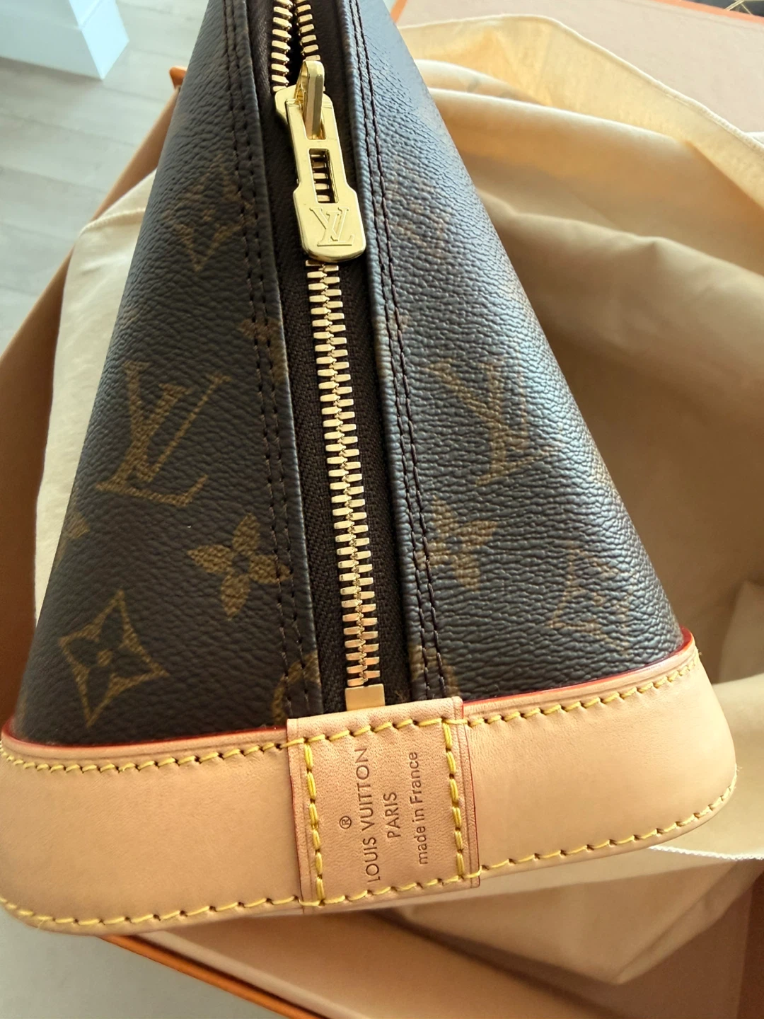 $1500 LV Alma Bag UNUSED + KEPT IN BOX W/ RECEIPT FROM PARIS - photo 4