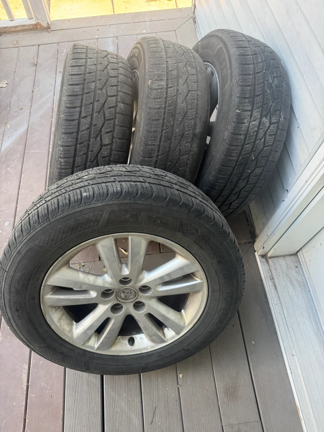 Set of 4 Toyota Sienna Tires on Rims - photo 2