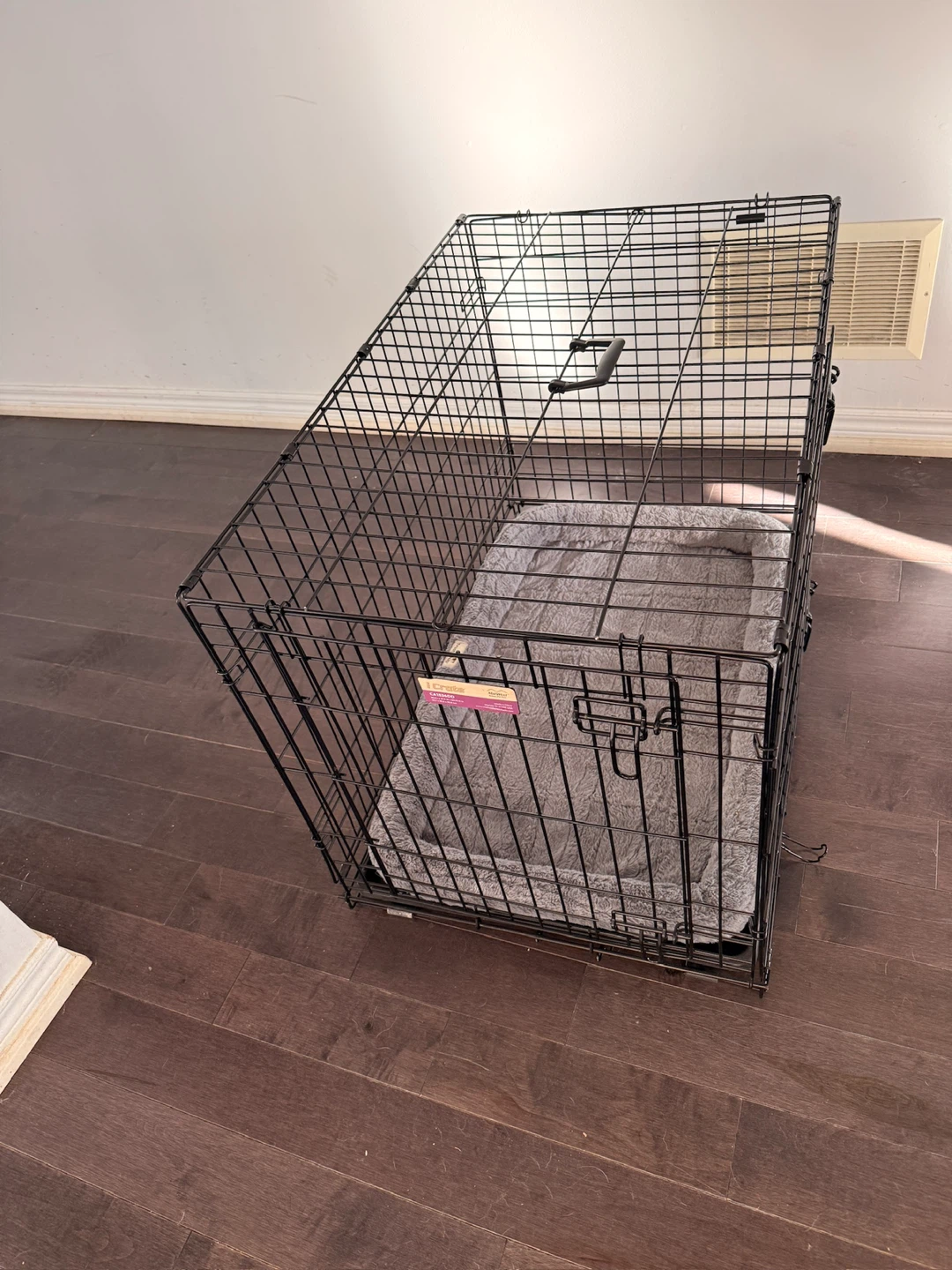 Wire Dog Crate with Plush Bed - photo 2