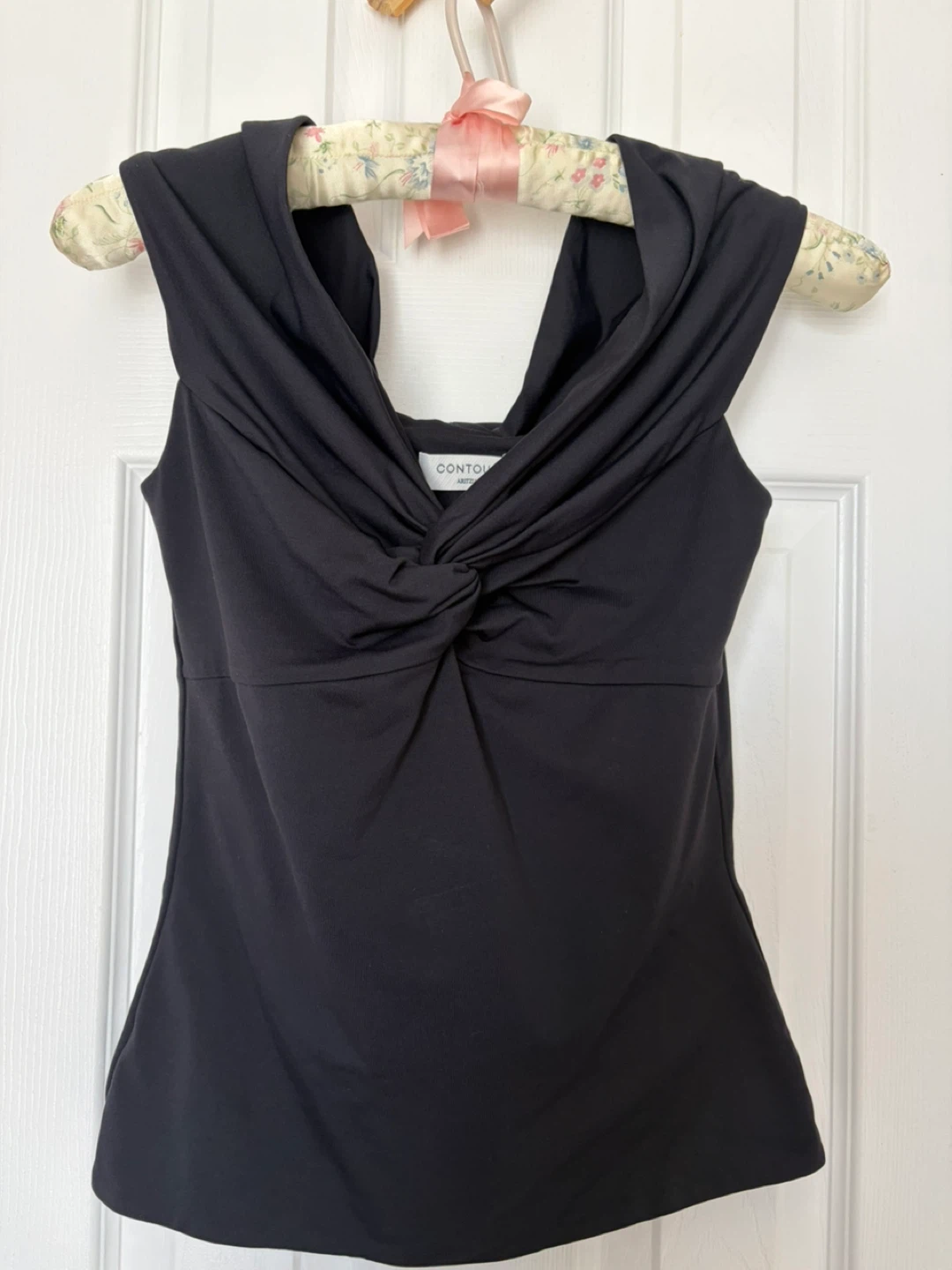 CONTOUR by Aritzia Black Sleeveless Twisted Neck Top Size M