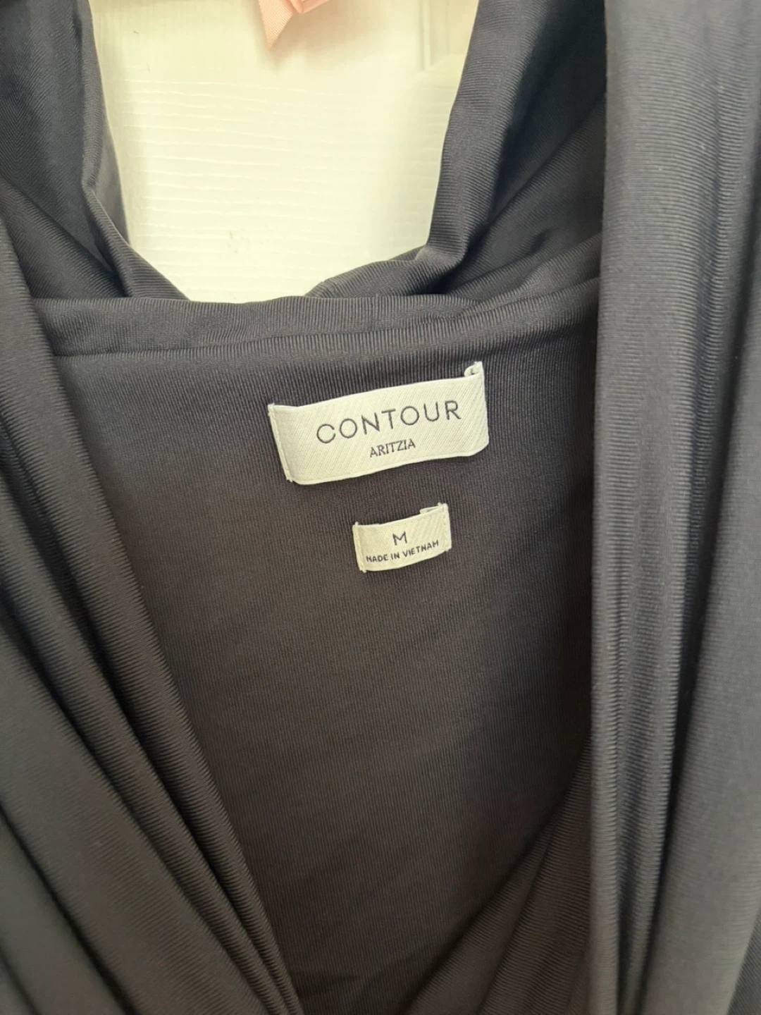 CONTOUR by Aritzia Black Sleeveless Twisted Neck Top Size M - photo 3