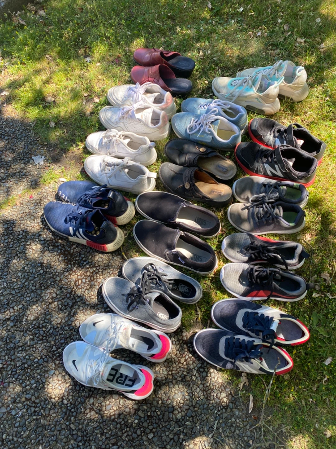 Assorted shoes and clothing Yard sale - photo 2