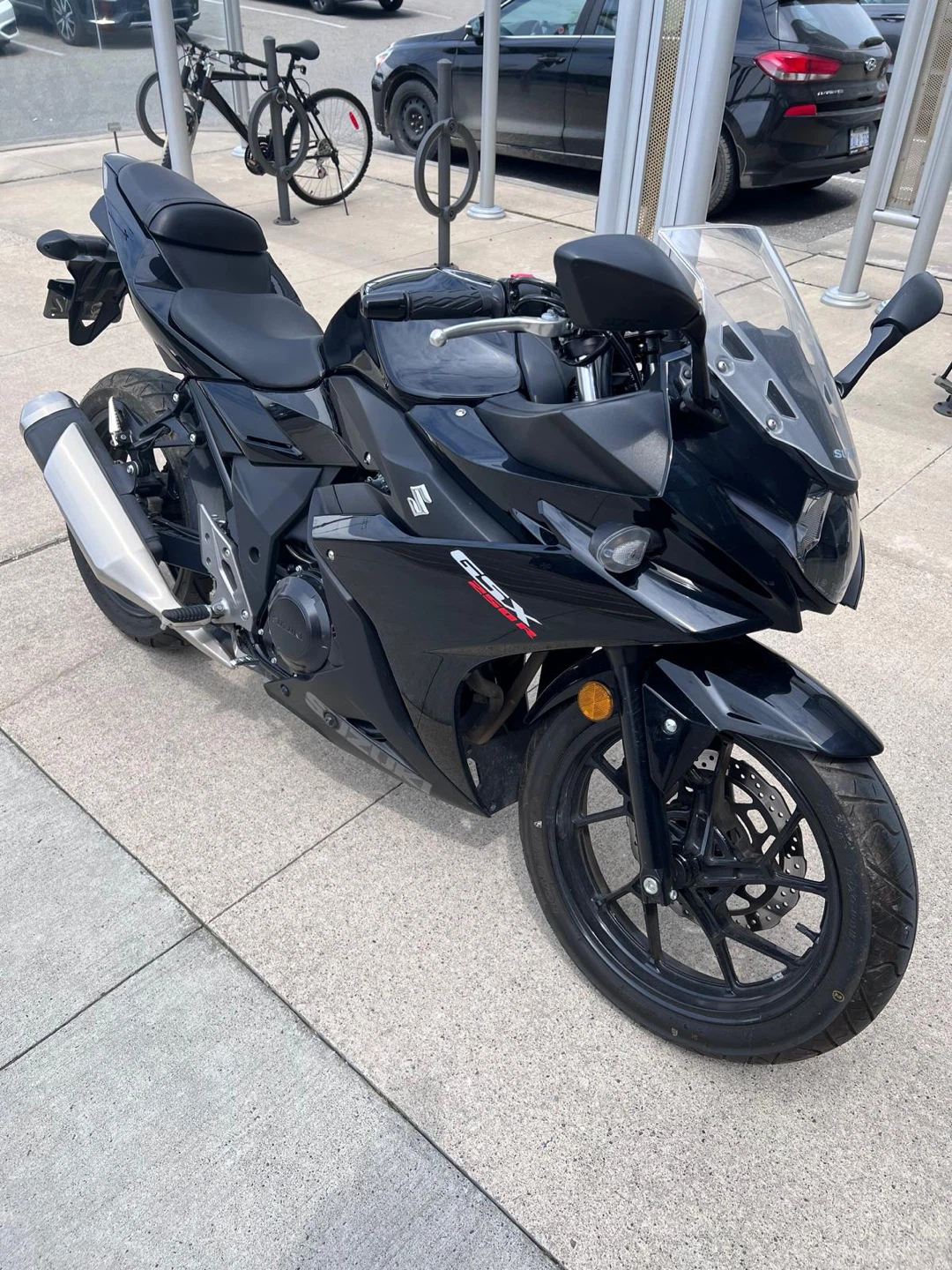 Black Suzuki GSX-R Motorcycle - photo 5
