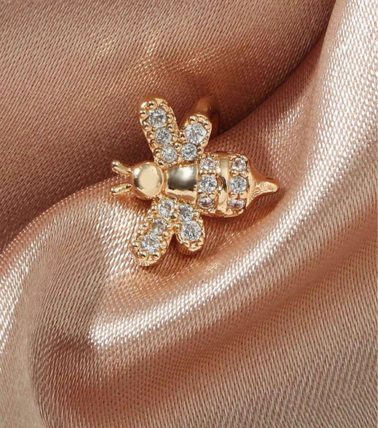Crystal Bee Ear Cuff - photo 4