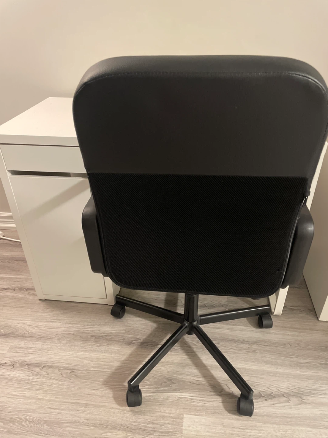 Black Office Chair - photo 2