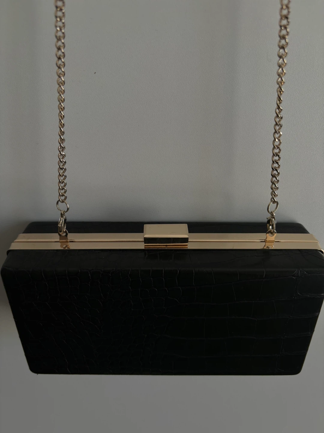 H&M Black Croc Embossed Clutch with Chain - photo 3