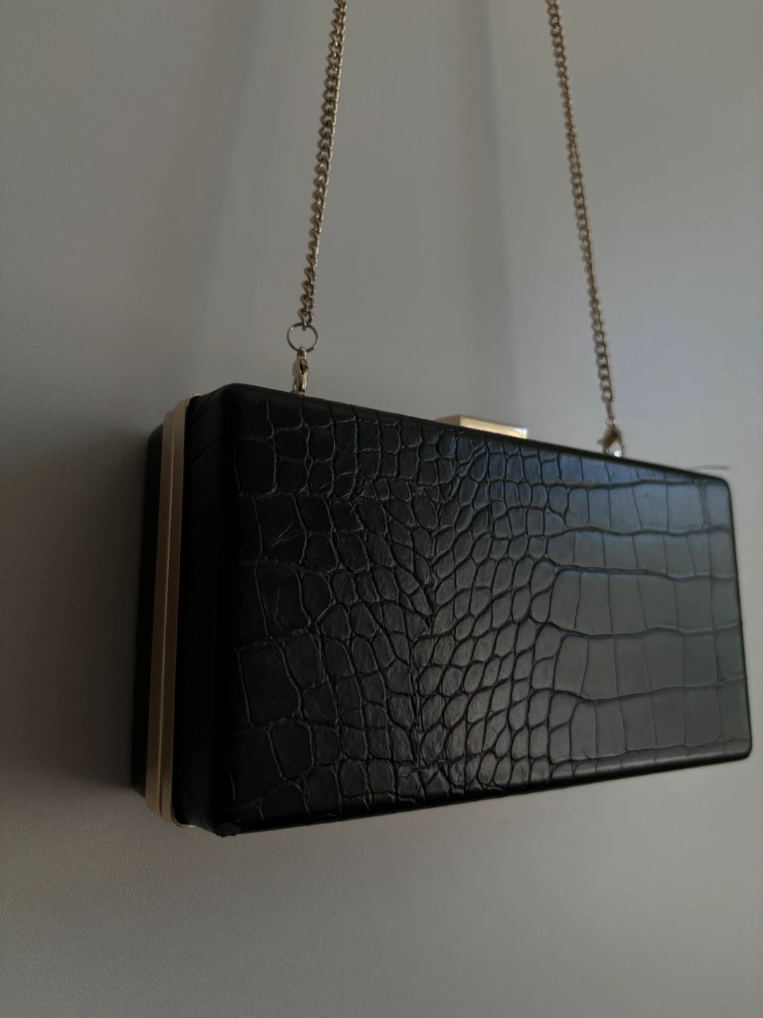 H&M Black Croc Embossed Clutch with Chain - photo 2