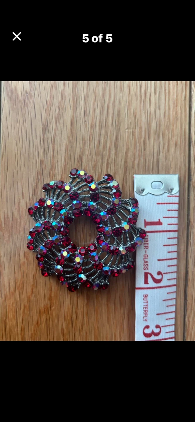 Vintage Red Rhinestone Wreath Brooch - photo 4
