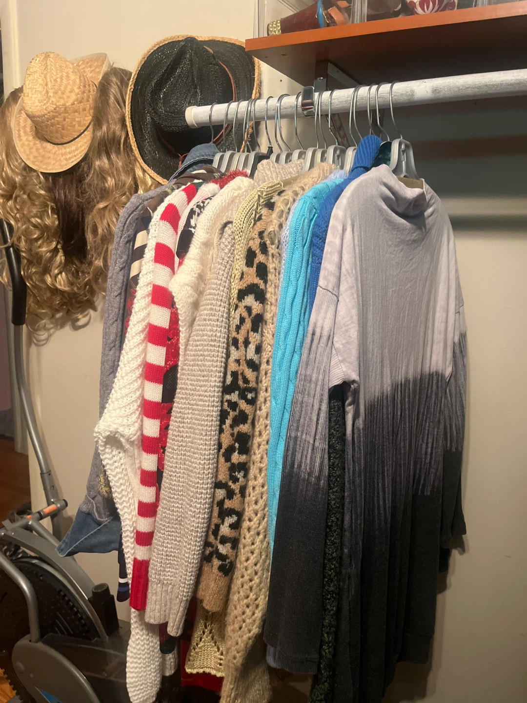 Mixed Lot of Women's Clothing - photo 3