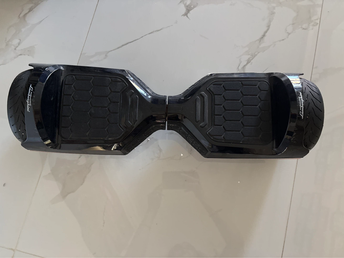 Two Dots GLYBOARD VELOCE Hoverboard with Lamborghini Branding