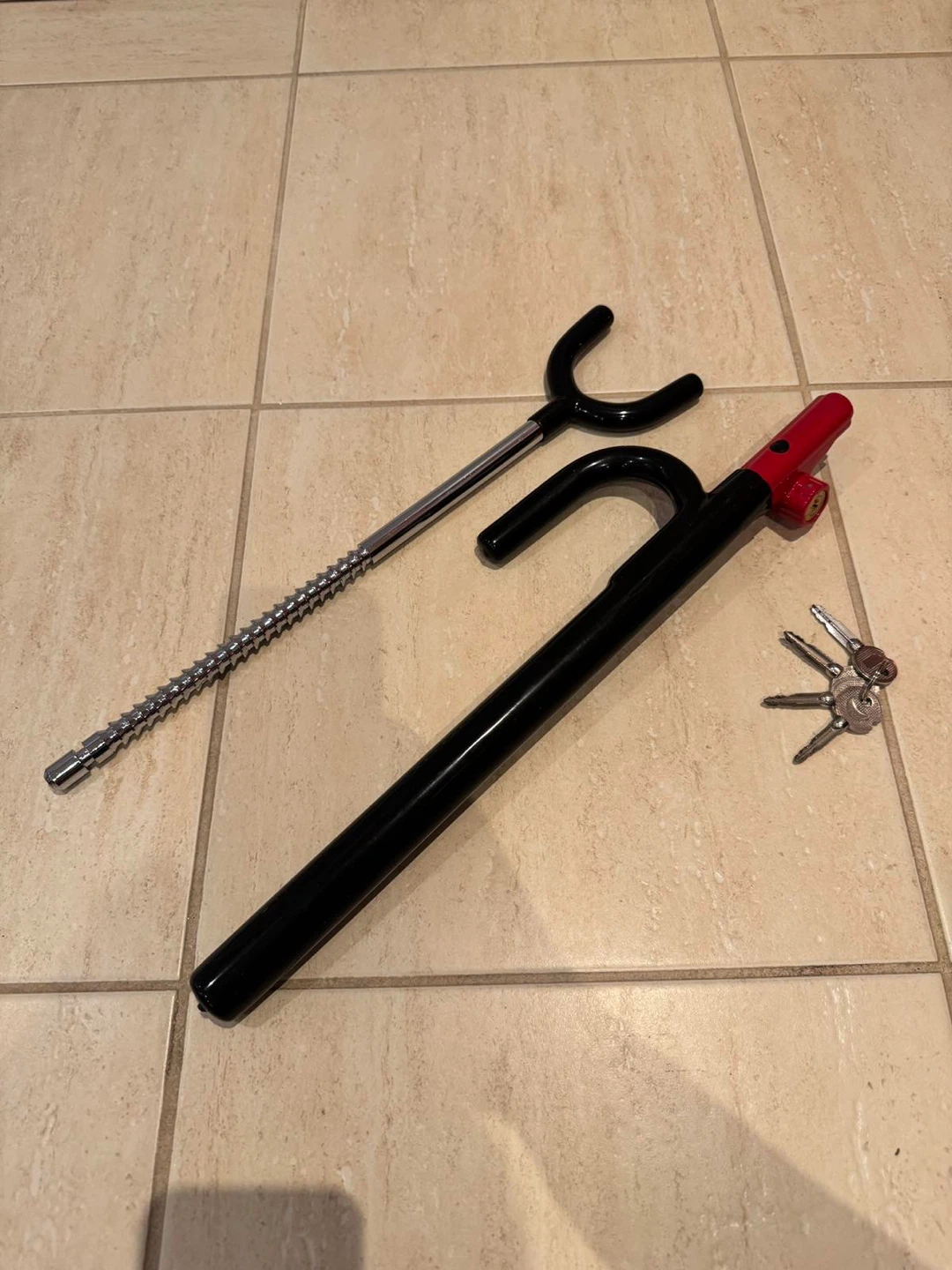 Steering Wheel Lock with Keys - photo 4