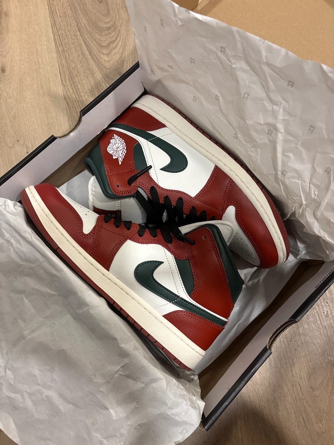 Air Jordan 1 Mid Sail/Midnight Green Sneakers