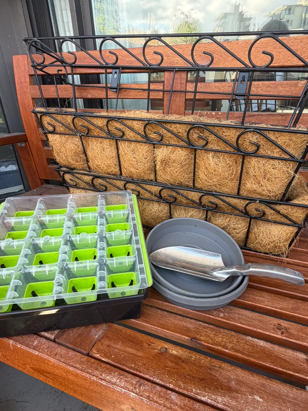 Hanging Planter Basket with Seedling Tray and Trowel