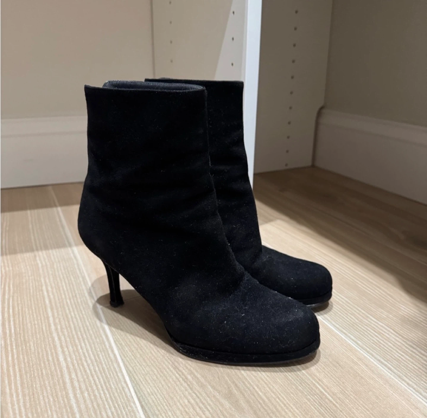 Stuart Weizman Suede Boots 7