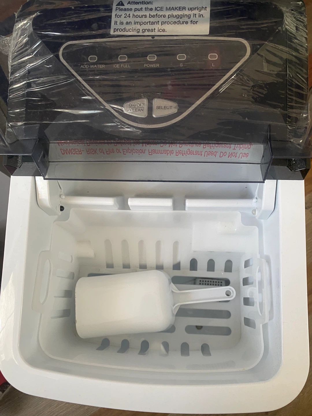 Barely used Silonn SLIM01B Portable Ice Maker - photo 2