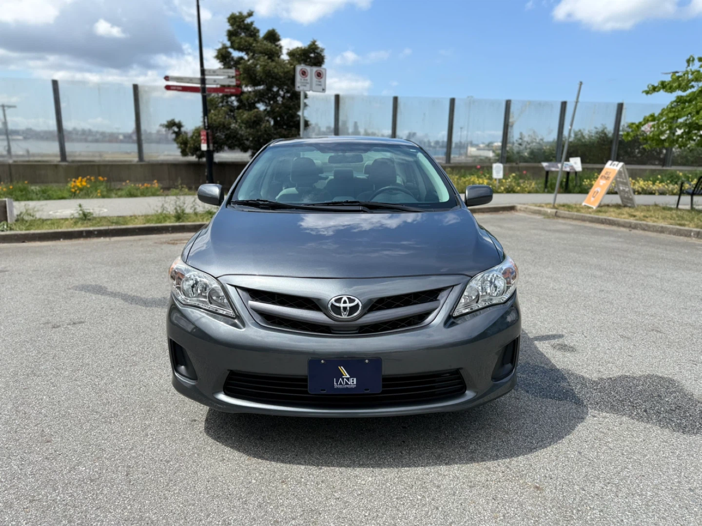 2012 Toyota Corolla CE - photo 2