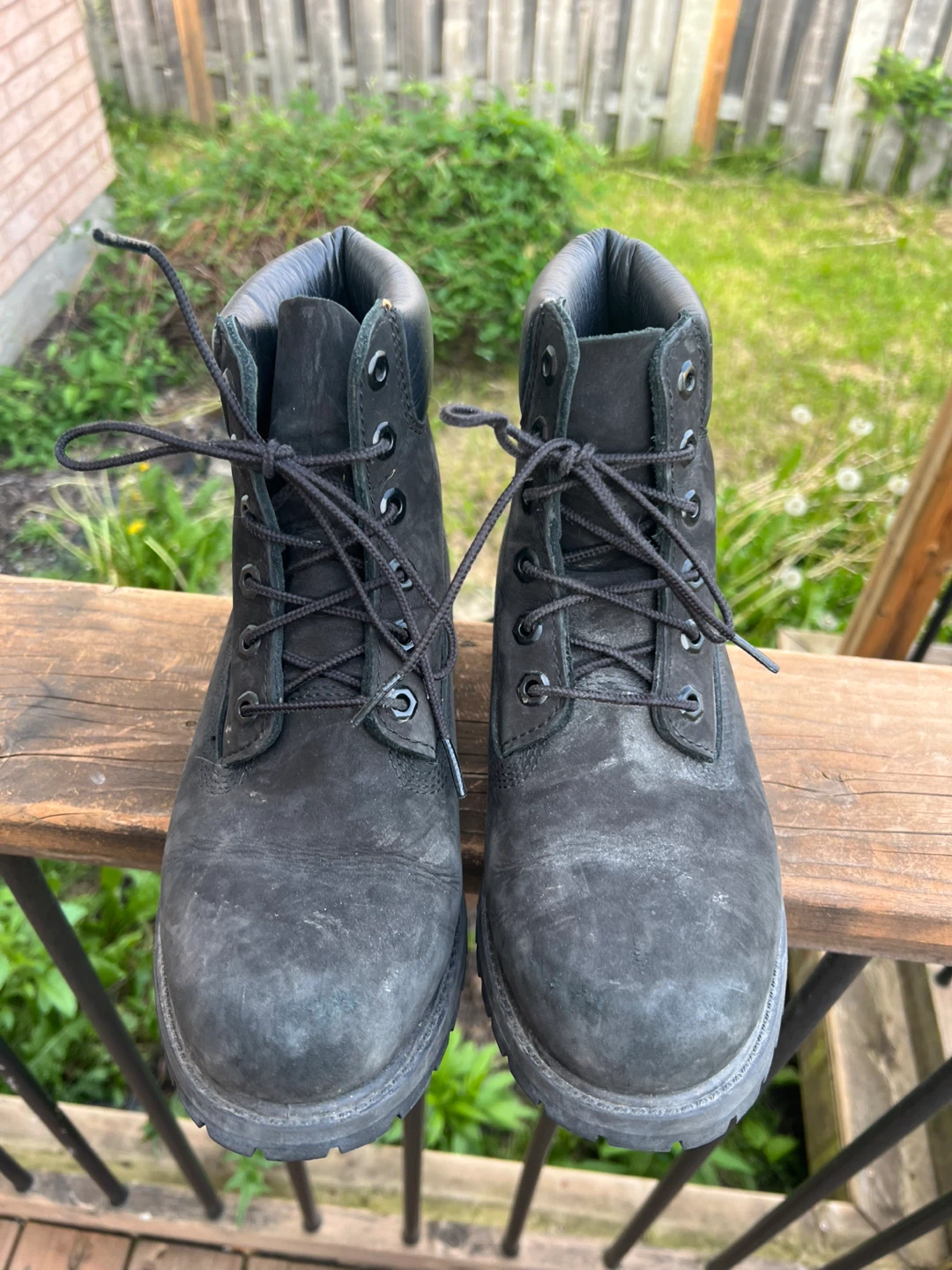 Mens Timberland Black Leather Boots size 9.5 - photo 2