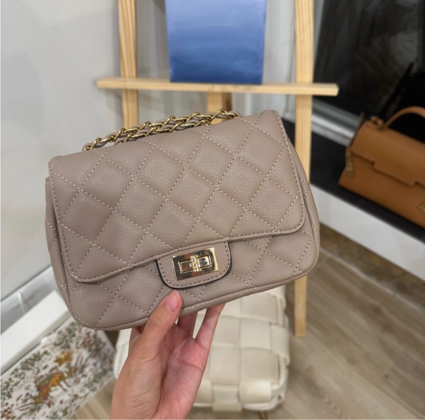 Nati Boutique SoHo Chain Shoulder Bag