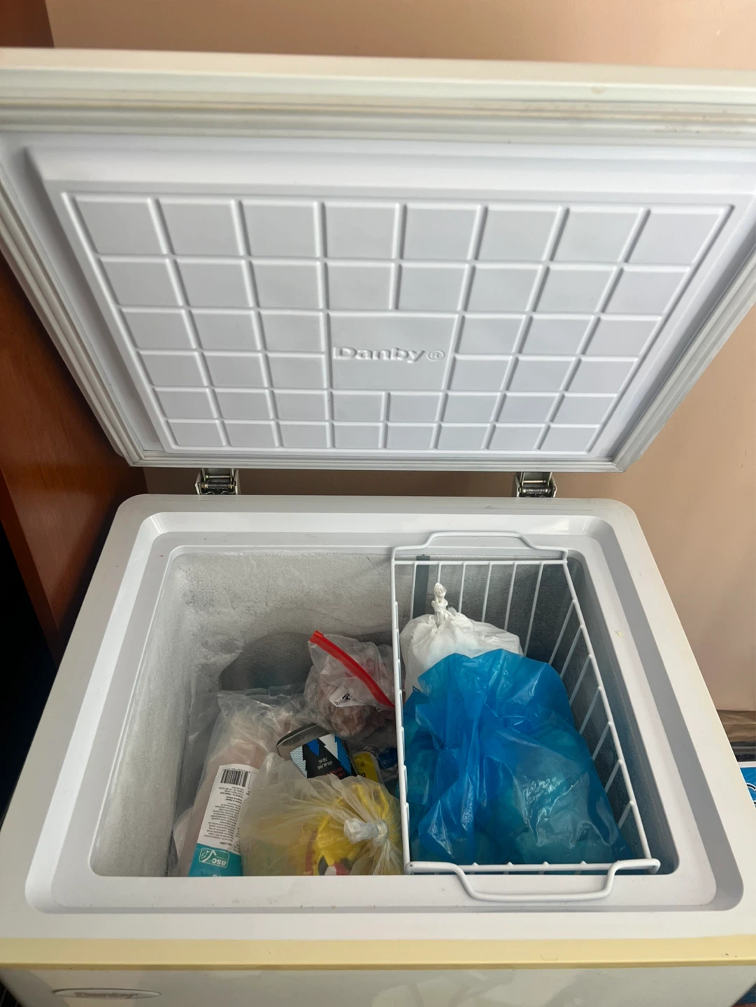 Danby DCF401W Chest Freezer - photo 2
