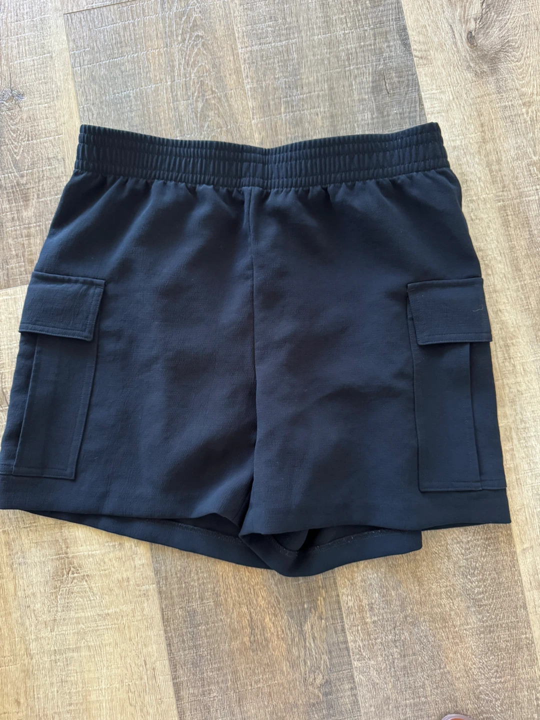 Aritzia Wilfred Black Cargo Shorts Size M