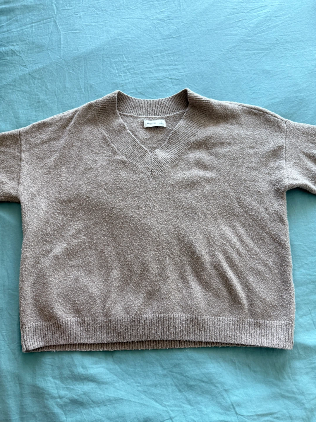 Hollister V-Neck Sweater - Size M - photo 2