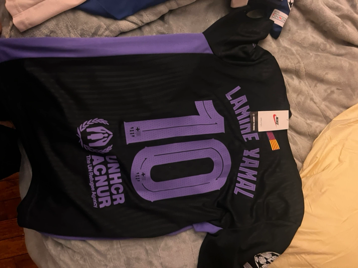 Nike FC Barcelona 23/24 4th Kit Lamine Yamal 10 Jersey - photo 2