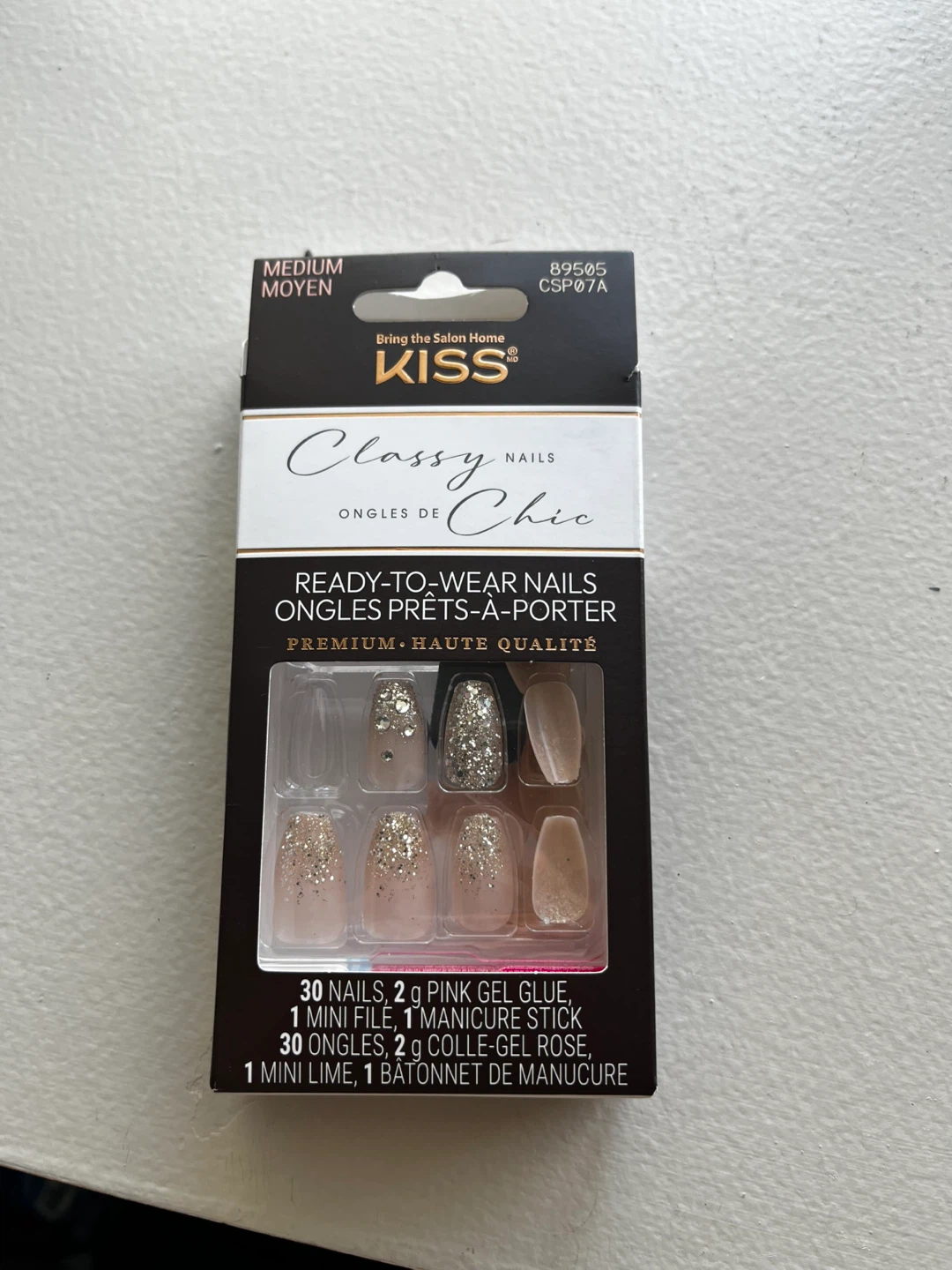 Glue-on Nails