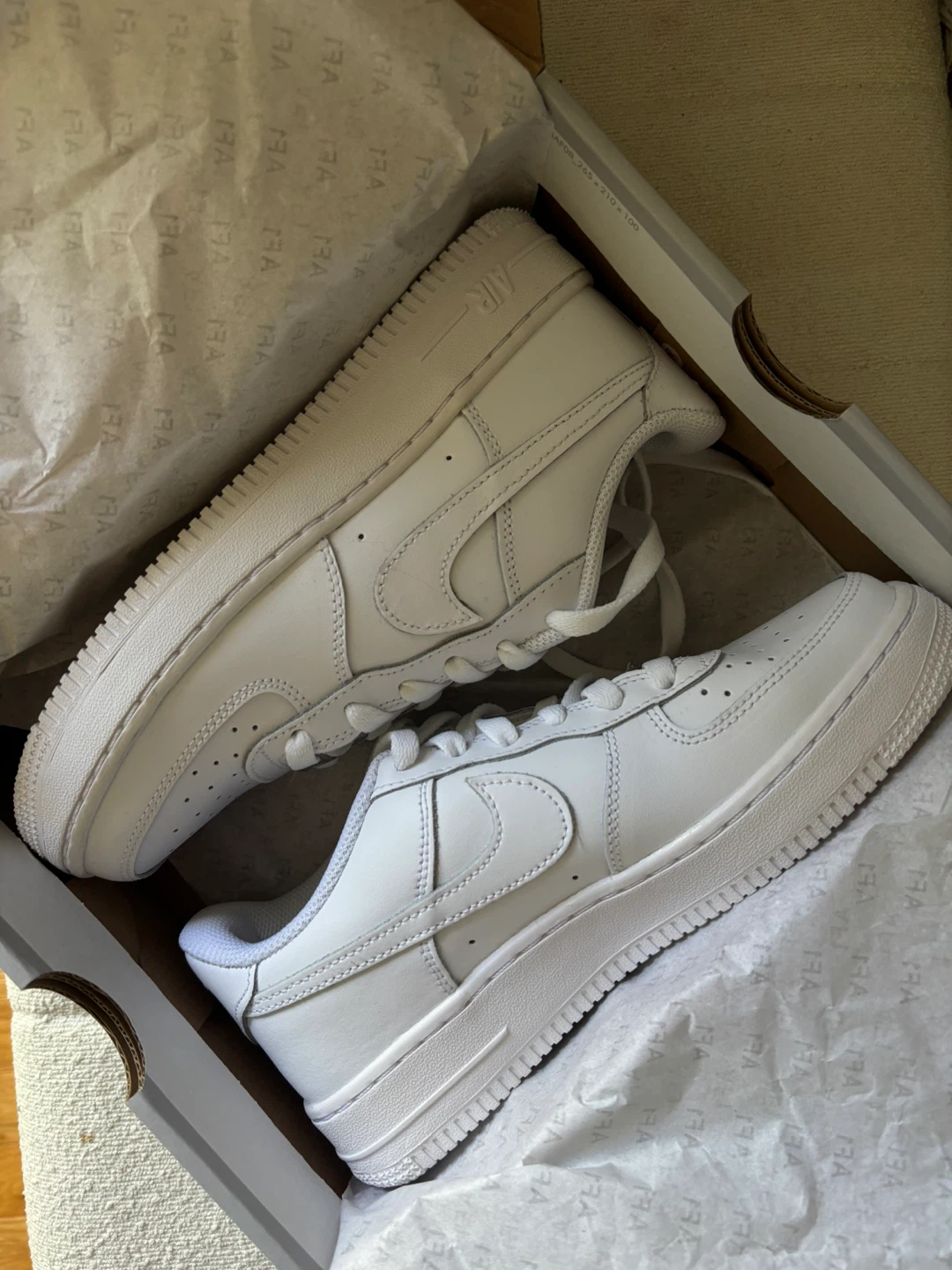 Nike Air Force 1 LE White Sneakers Size 5Y
