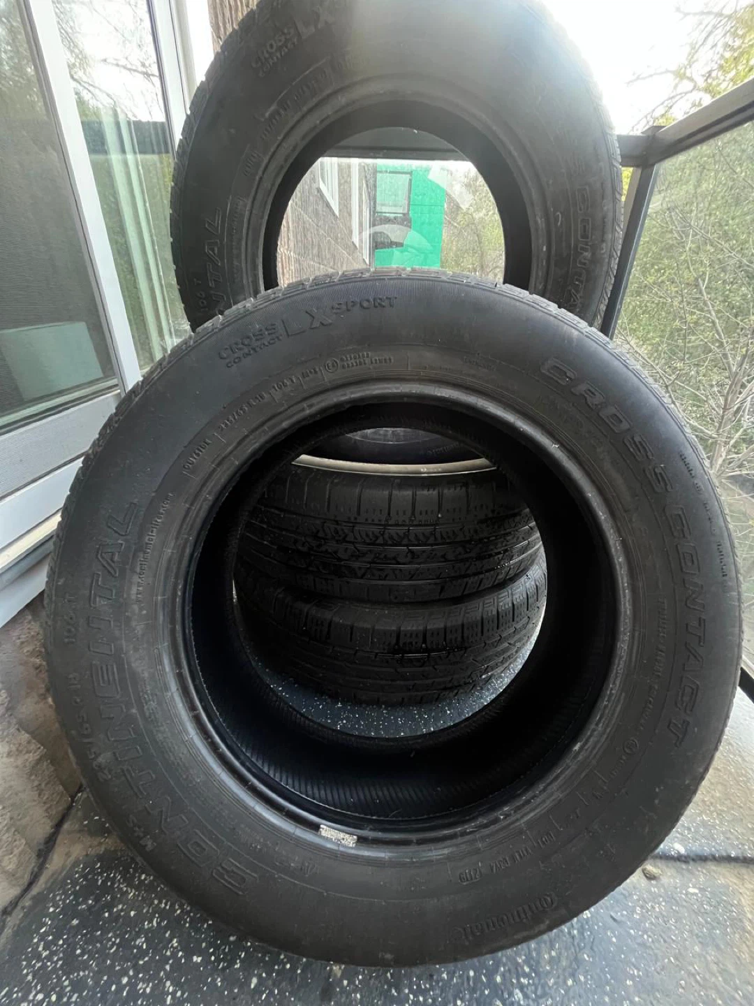 Continental Cross Contact 235/65/18