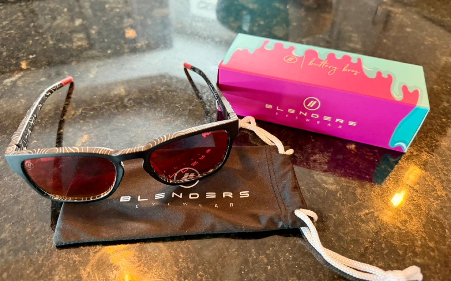 Blenders Eyewear Sunglasses with Case and Box - photo 3