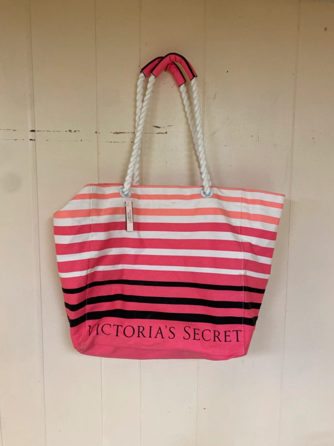 Victoria Secrets tote new with tags - photo 2