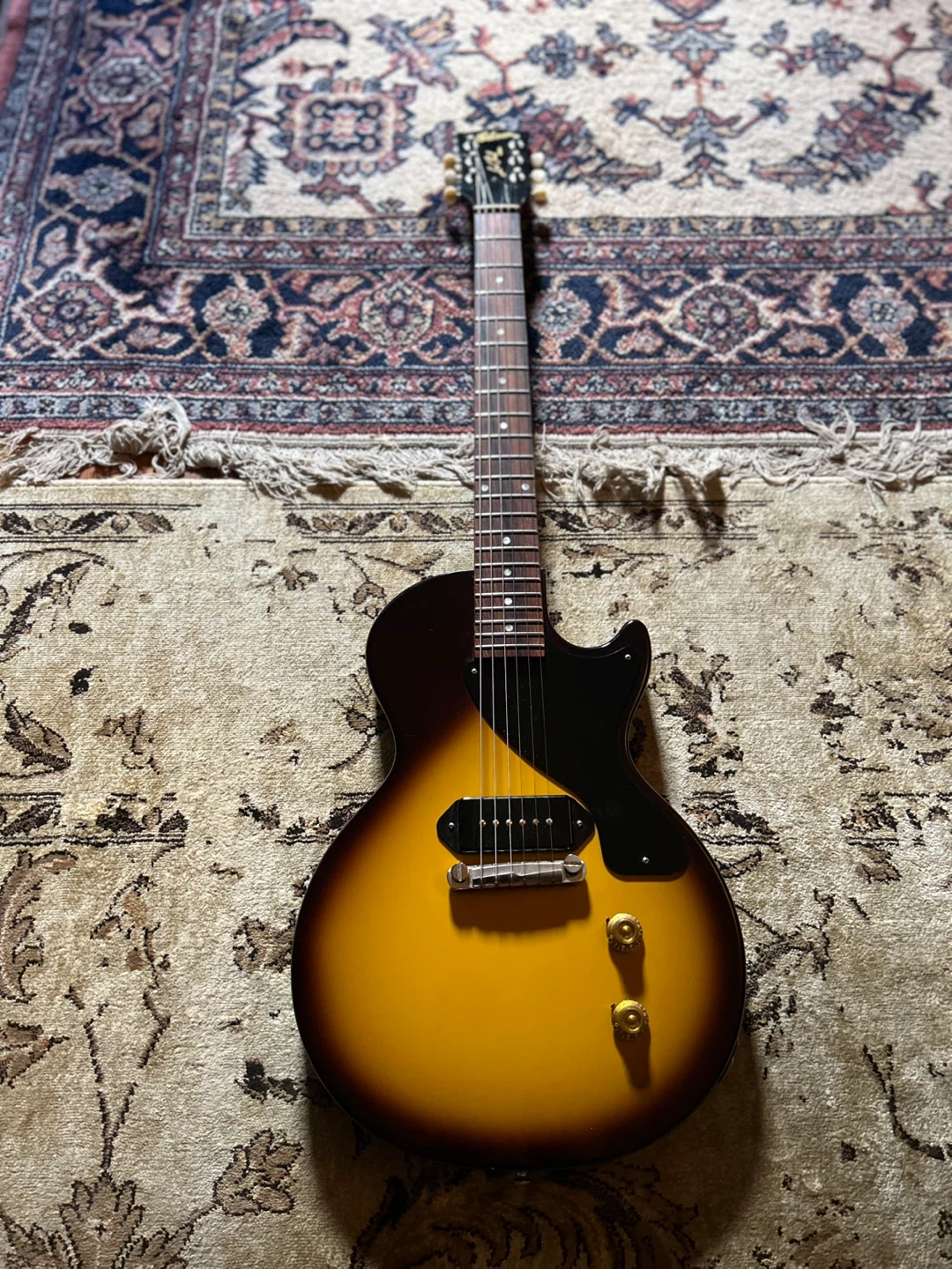 Gibson Les Paul Junior Guitar - photo 2