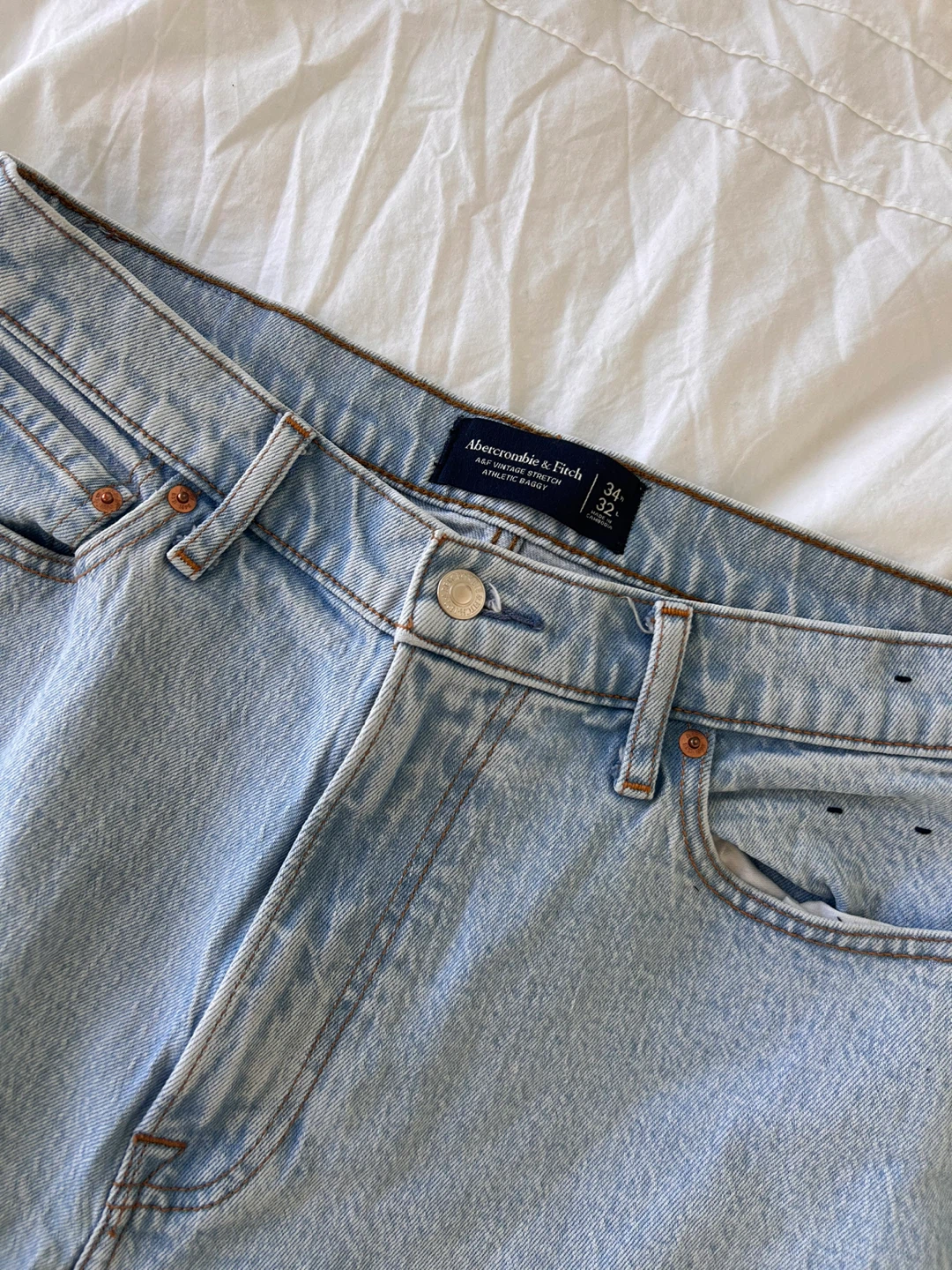Men’s Abercrombie & Fitch Light Wash Athletic Fit Baggy Jeans - photo 4