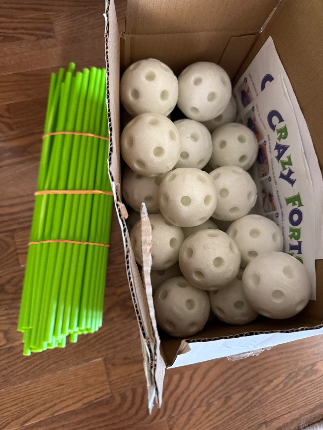 Crazy Forts (2 sets) White Balls and Green Poles Set