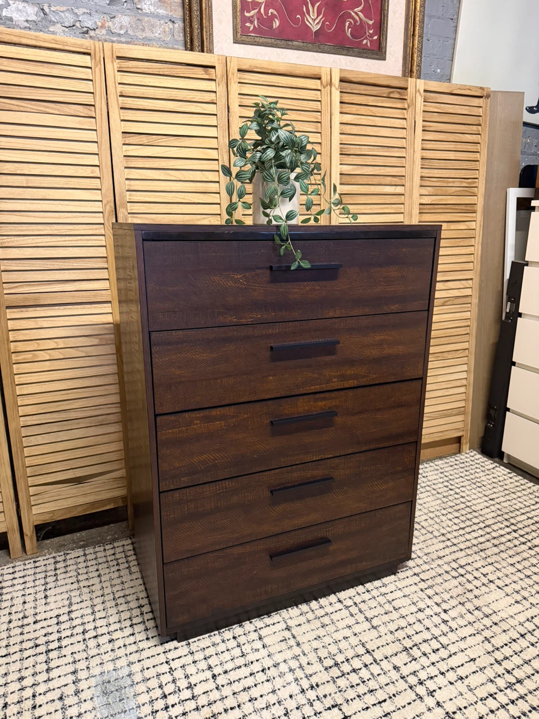 Dresser - photo 2