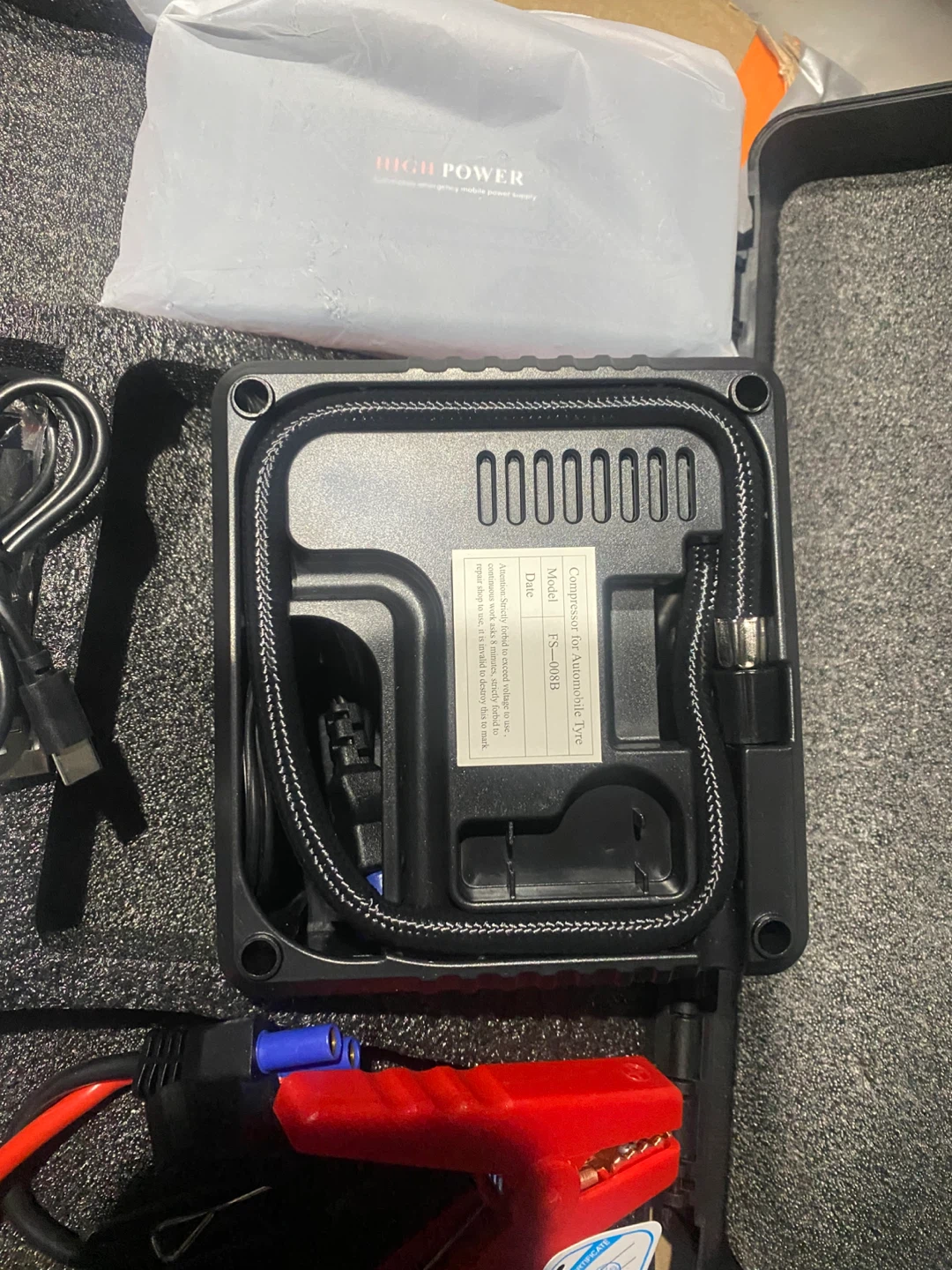 HIGH-POWER Multifunction Jump Starter & Air Compressor - photo 3