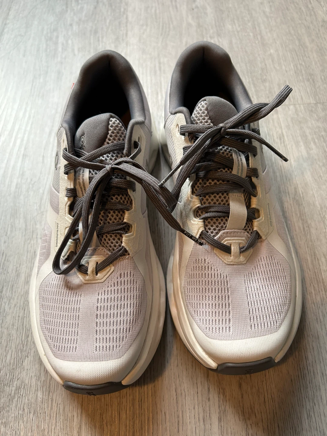 ON Cloudrunner 2 Running Shoes