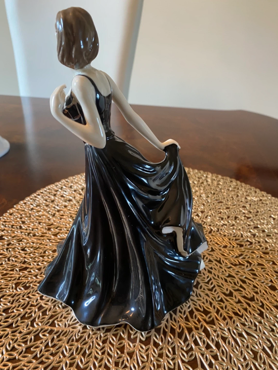 Royal Doulton Amelia Classics in Vogue Figurine - photo 3