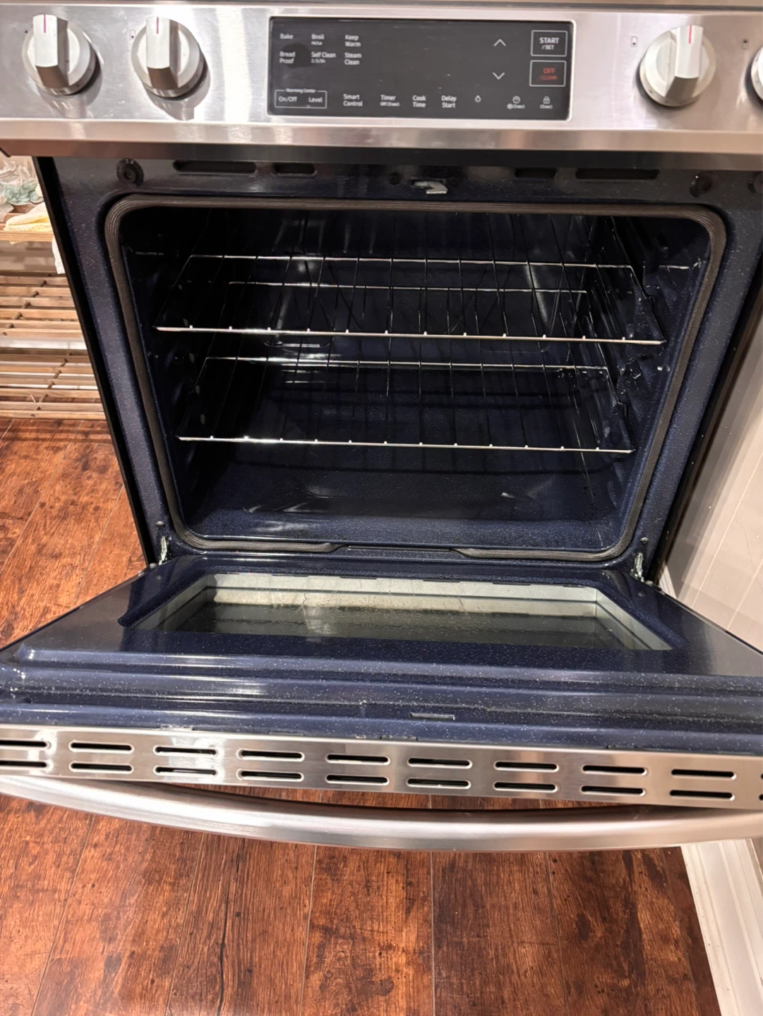 Samsung Electric Range - photo 2