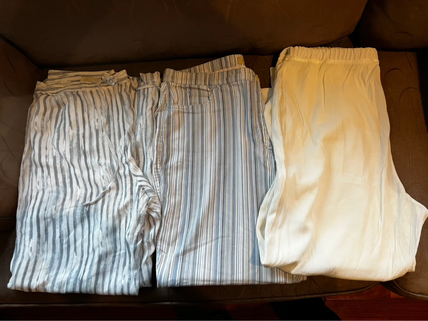 Bundle of Women's Pants - photo 2