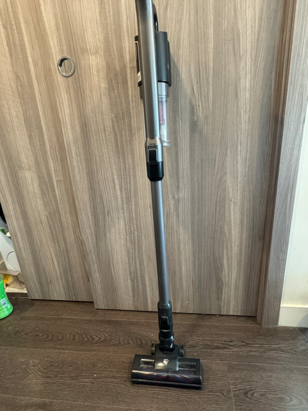 Iris Vacuum Cleaner - photo 2